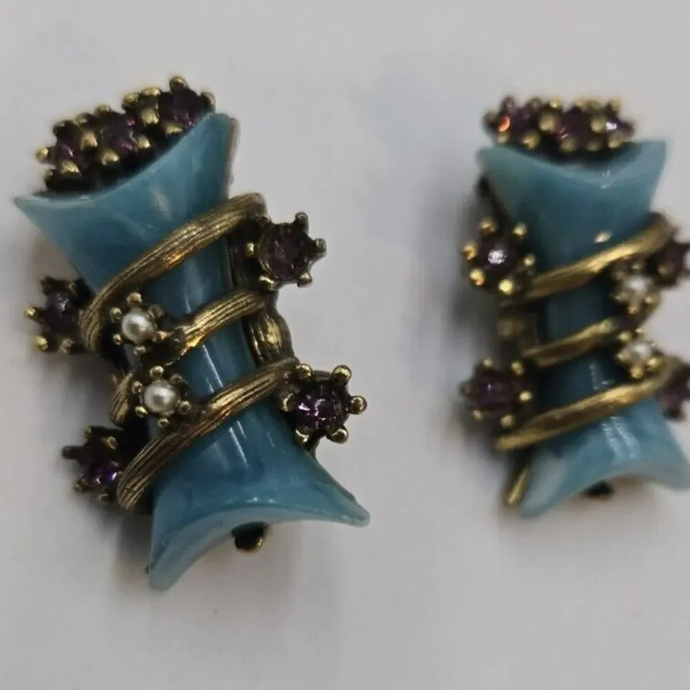 Vintage Sculptural Blue Swirled Lucite Unique Ornate Clip Earrings Unsigned